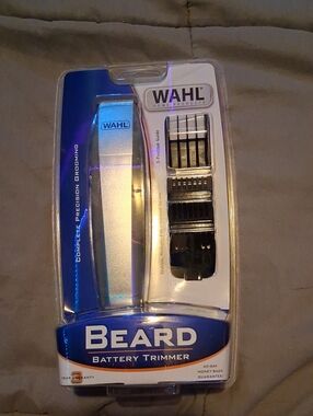 Wahl Silver and Blue Beard Trimmer with Guide Combs